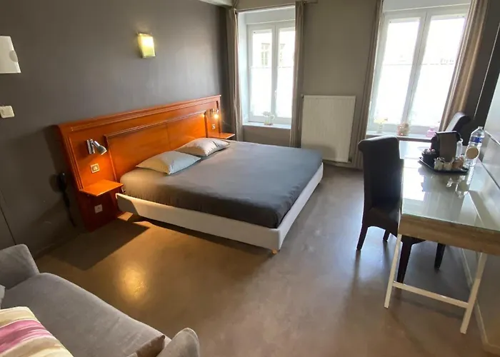 & Confortables Au Centre De - Gare A Proximite 公寓 布尔堡