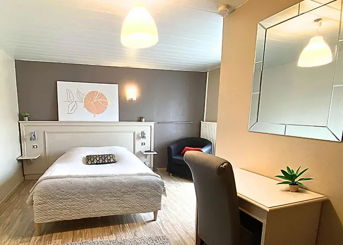 & Confortables Au Centre De - Gare A Proximite 布尔堡